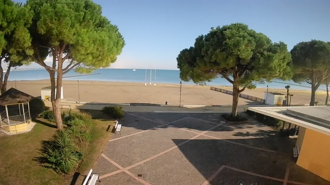 Grado Ulaz na Plažu | Pogled Uživo na Obalu