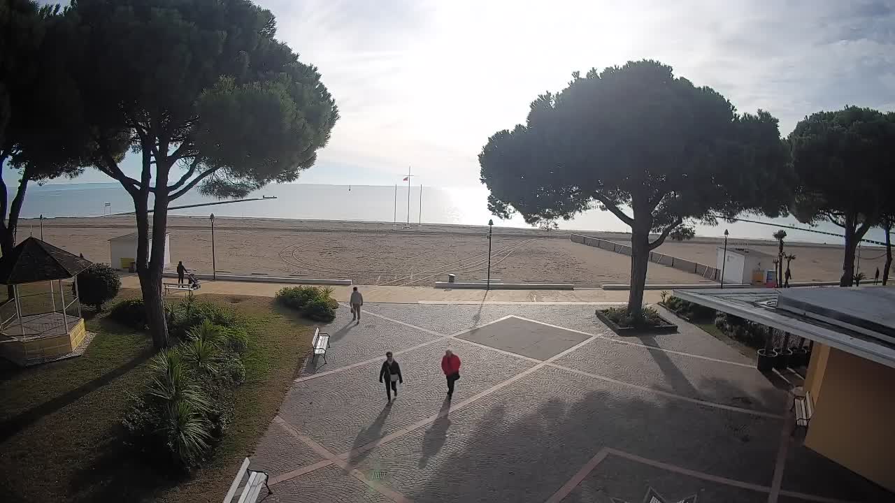 Grado Beach Webcam Entrance | Real-Time View of the Seaside
