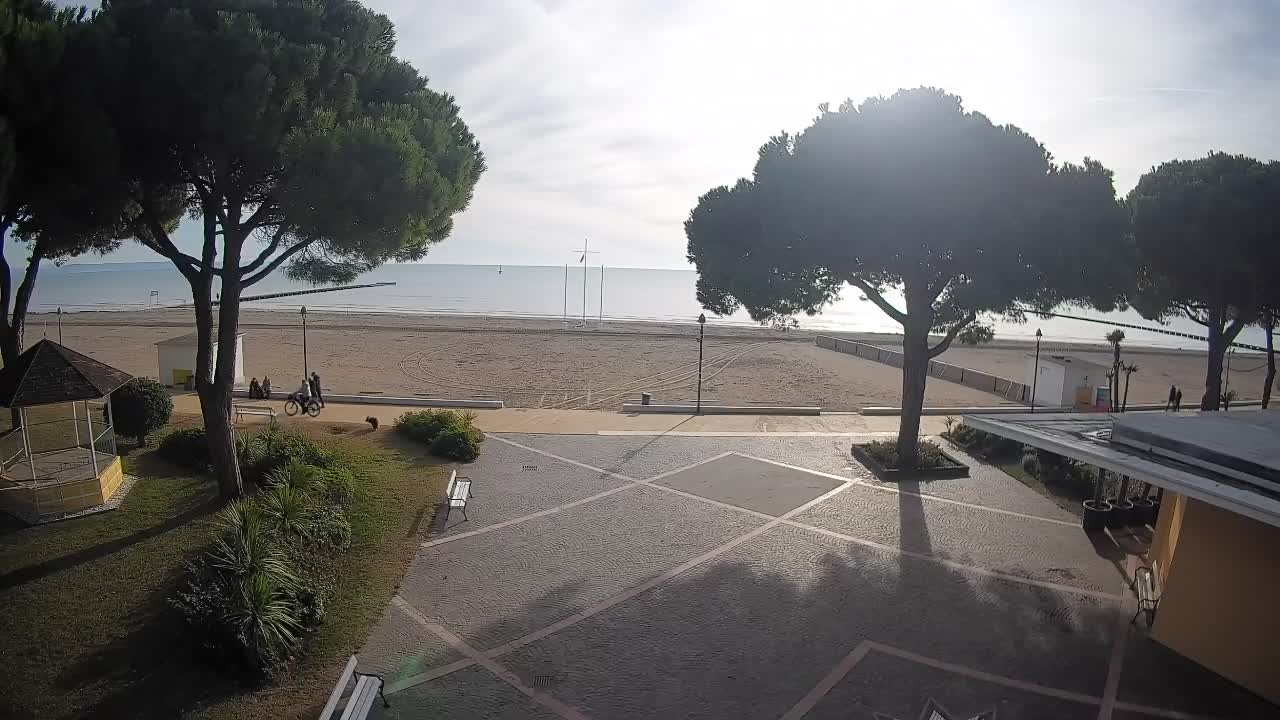 Grado Ulaz na Plažu | Pogled Uživo na Obalu