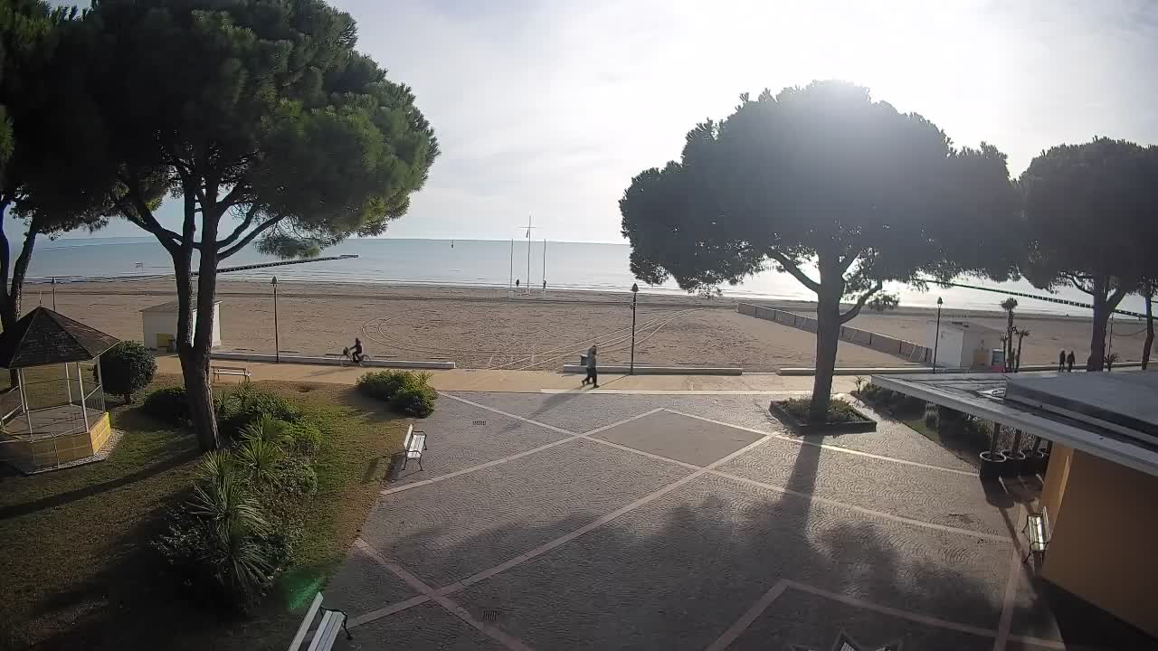 Grado Beach Webcam Entrance | Real-Time View of the Seaside