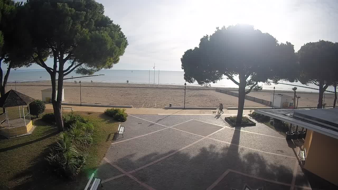 Grado Beach Webcam Entrance | Real-Time View of the Seaside
