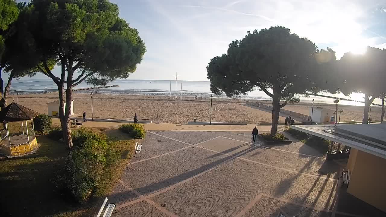 Grado Ulaz na Plažu | Pogled Uživo na Obalu