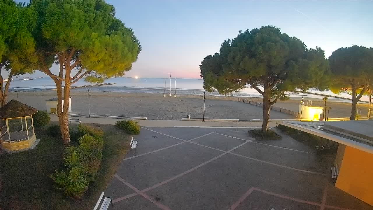 Grado Ulaz na Plažu | Pogled Uživo na Obalu