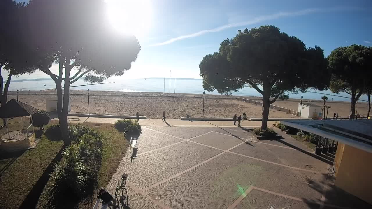 Grado Beach Webcam Entrance | Real-Time View of the Seaside