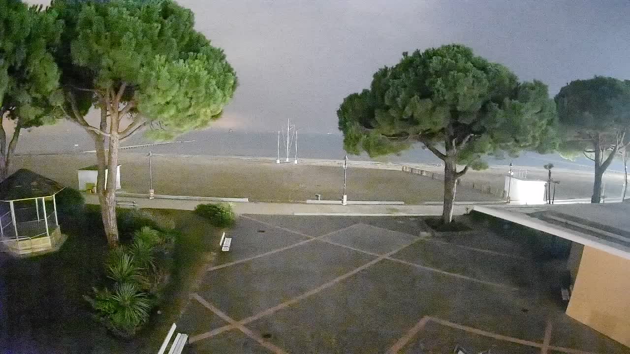 Grado Beach Webcam Entrance | Real-Time View of the Seaside