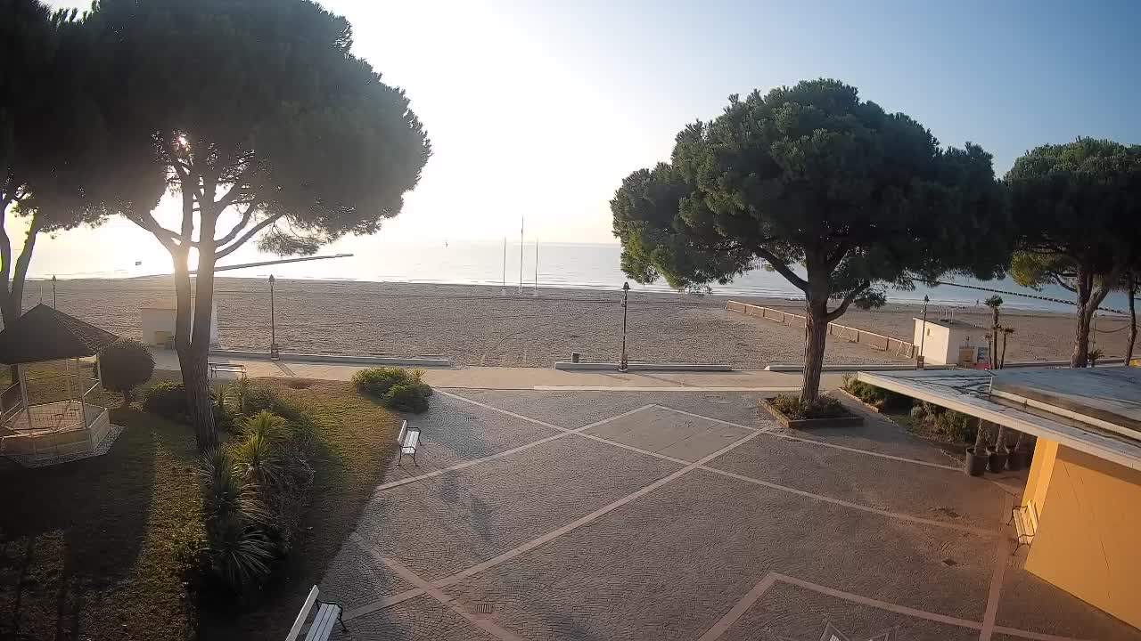 Grado Beach Webcam Entrance | Real-Time View of the Seaside