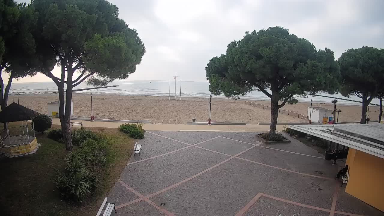 Grado Beach Webcam Entrance | Real-Time View of the Seaside