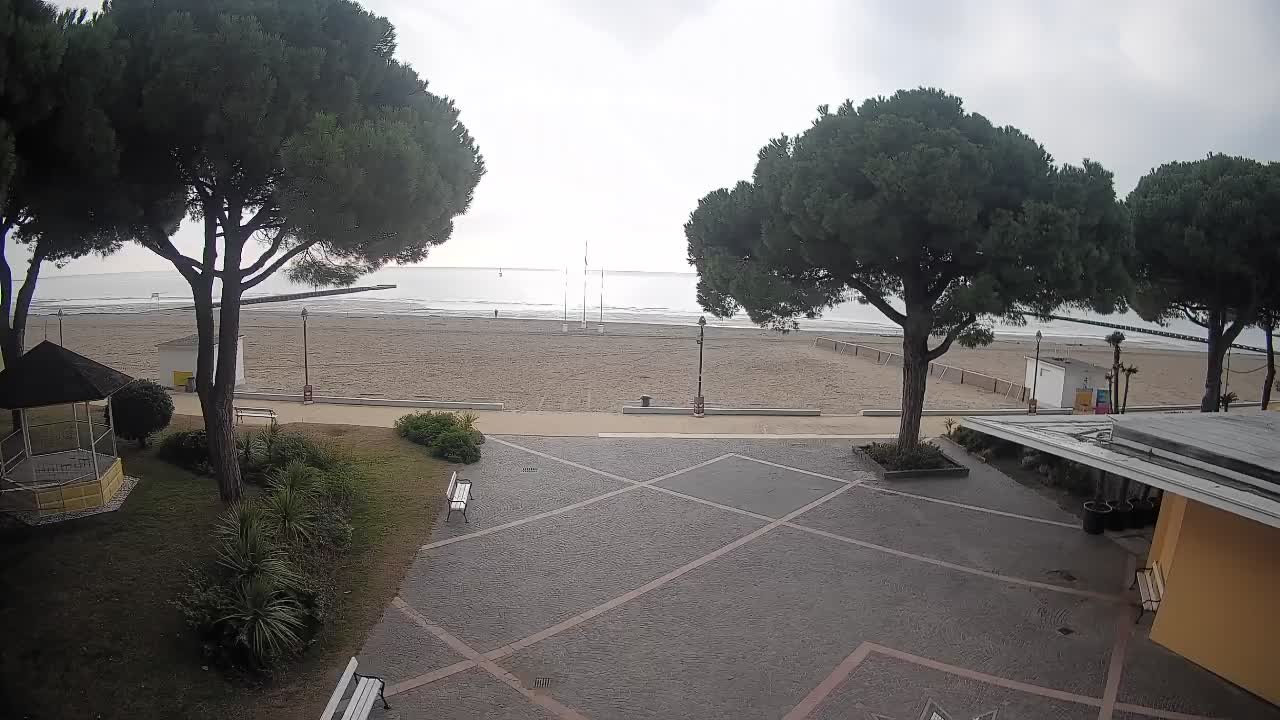 Grado Beach Webcam Entrance | Real-Time View of the Seaside
