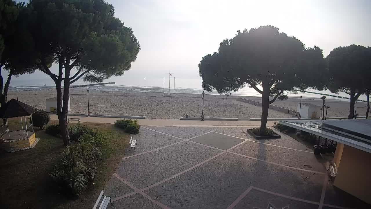 Grado Beach Webcam Entrance | Real-Time View of the Seaside