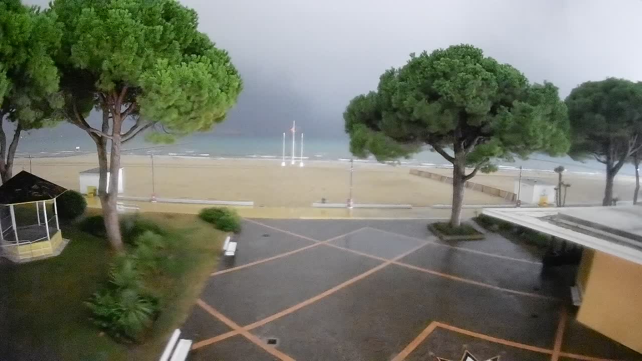 Grado Ulaz na Plažu | Pogled Uživo na Obalu