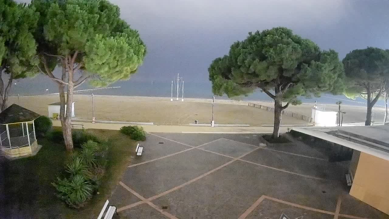 Grado Beach Webcam Entrance | Real-Time View of the Seaside