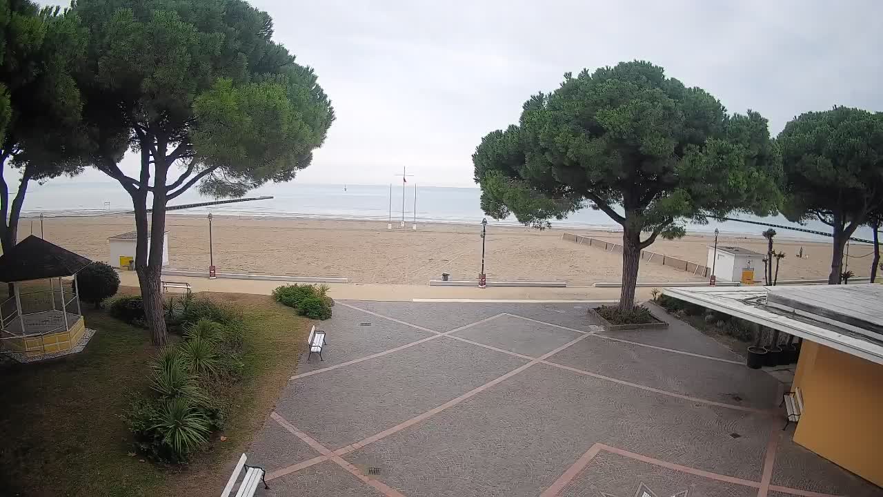 Grado Beach Webcam Entrance | Real-Time View of the Seaside