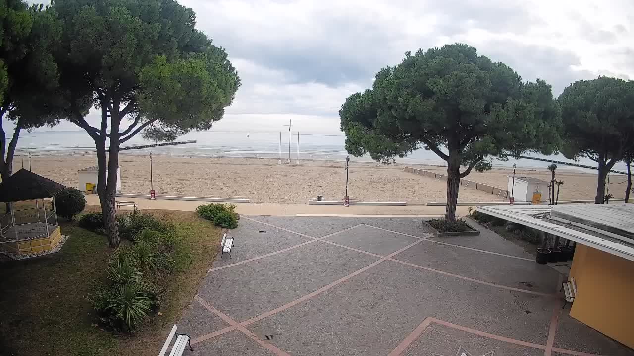 Grado Beach Webcam Entrance | Real-Time View of the Seaside