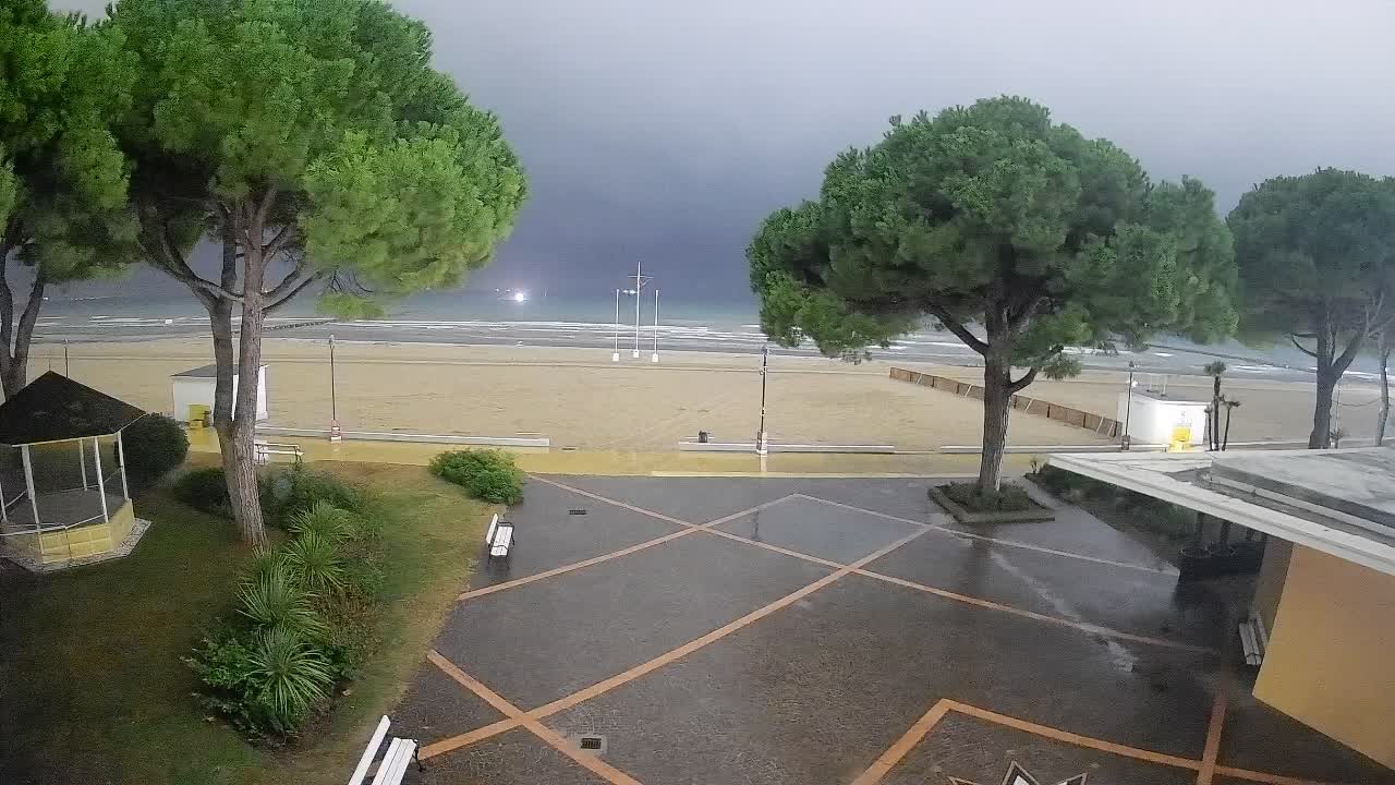 Grado Beach Webcam Entrance | Real-Time View of the Seaside