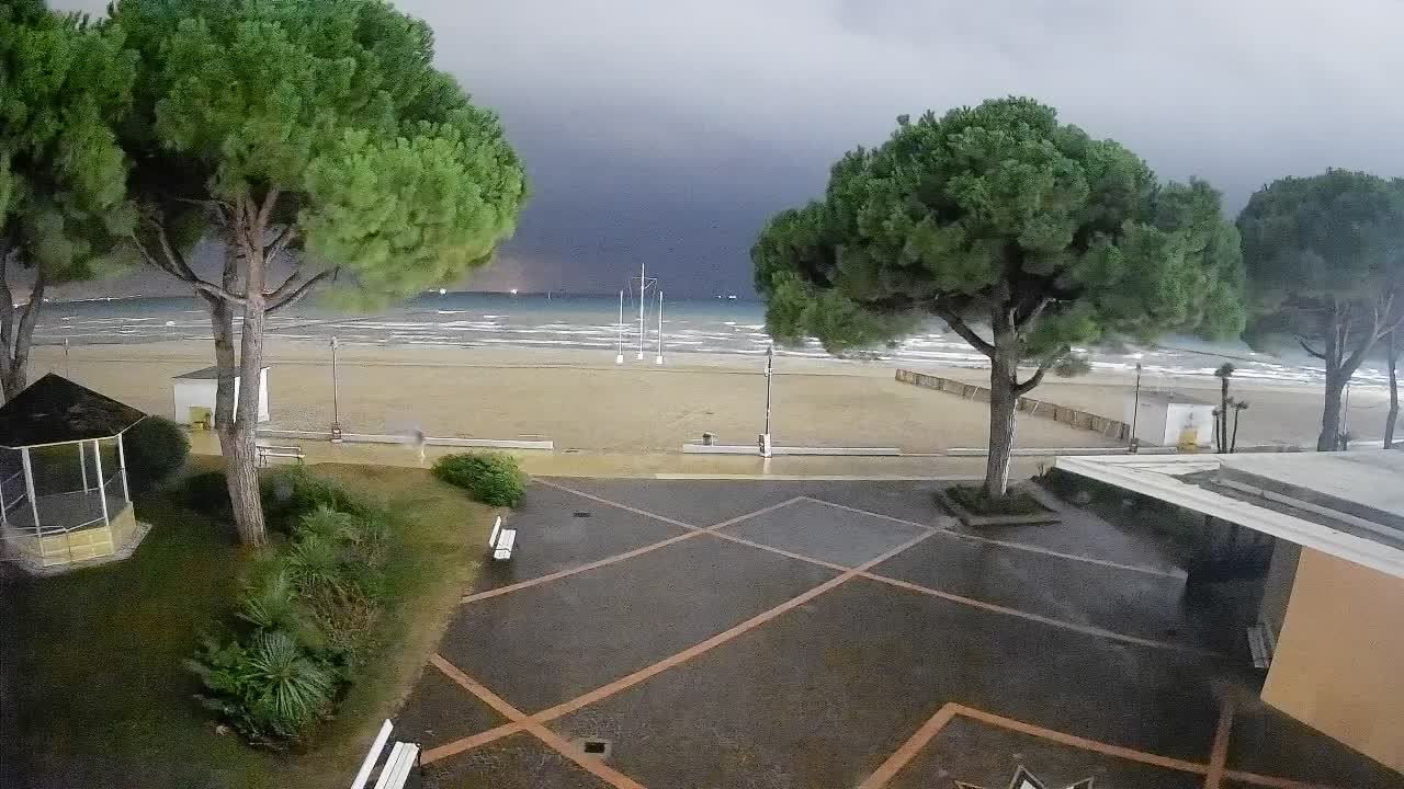 Grado Beach Webcam Entrance | Real-Time View of the Seaside