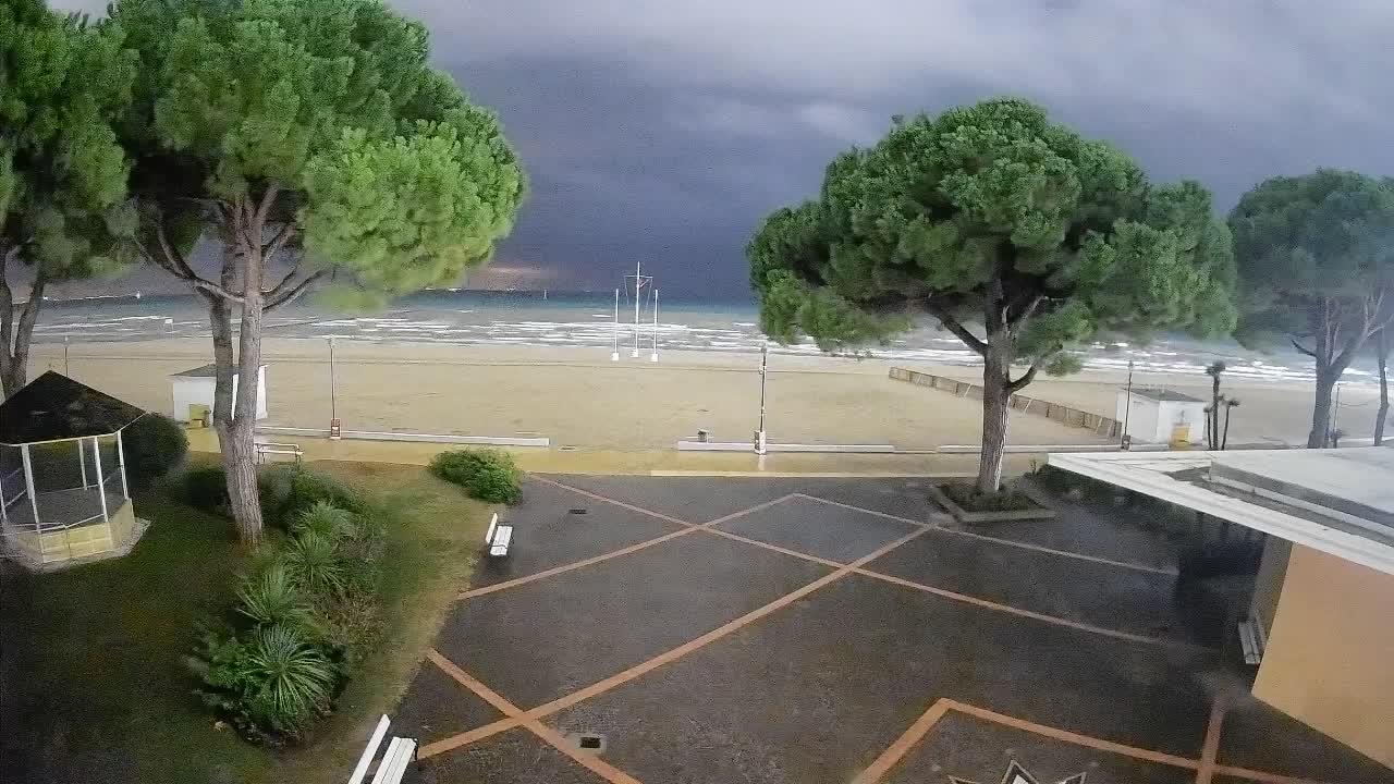Grado Beach Webcam Entrance | Real-Time View of the Seaside
