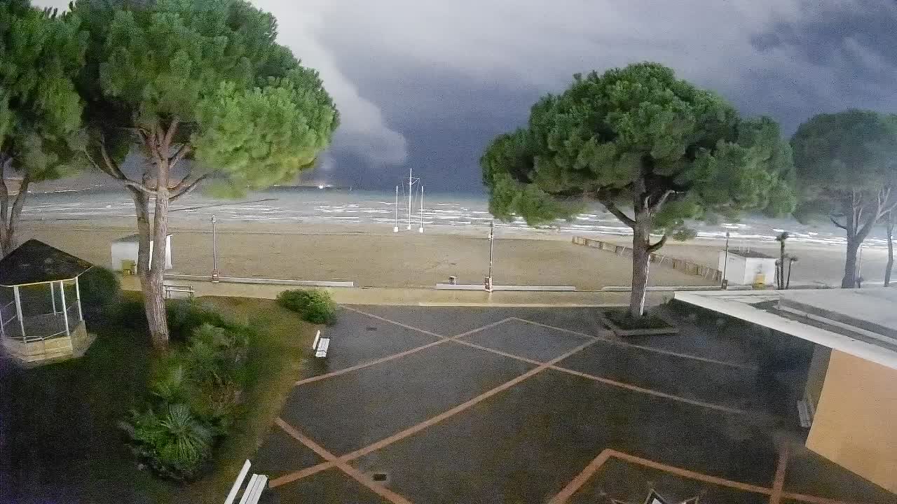 Grado Beach Webcam Entrance | Real-Time View of the Seaside