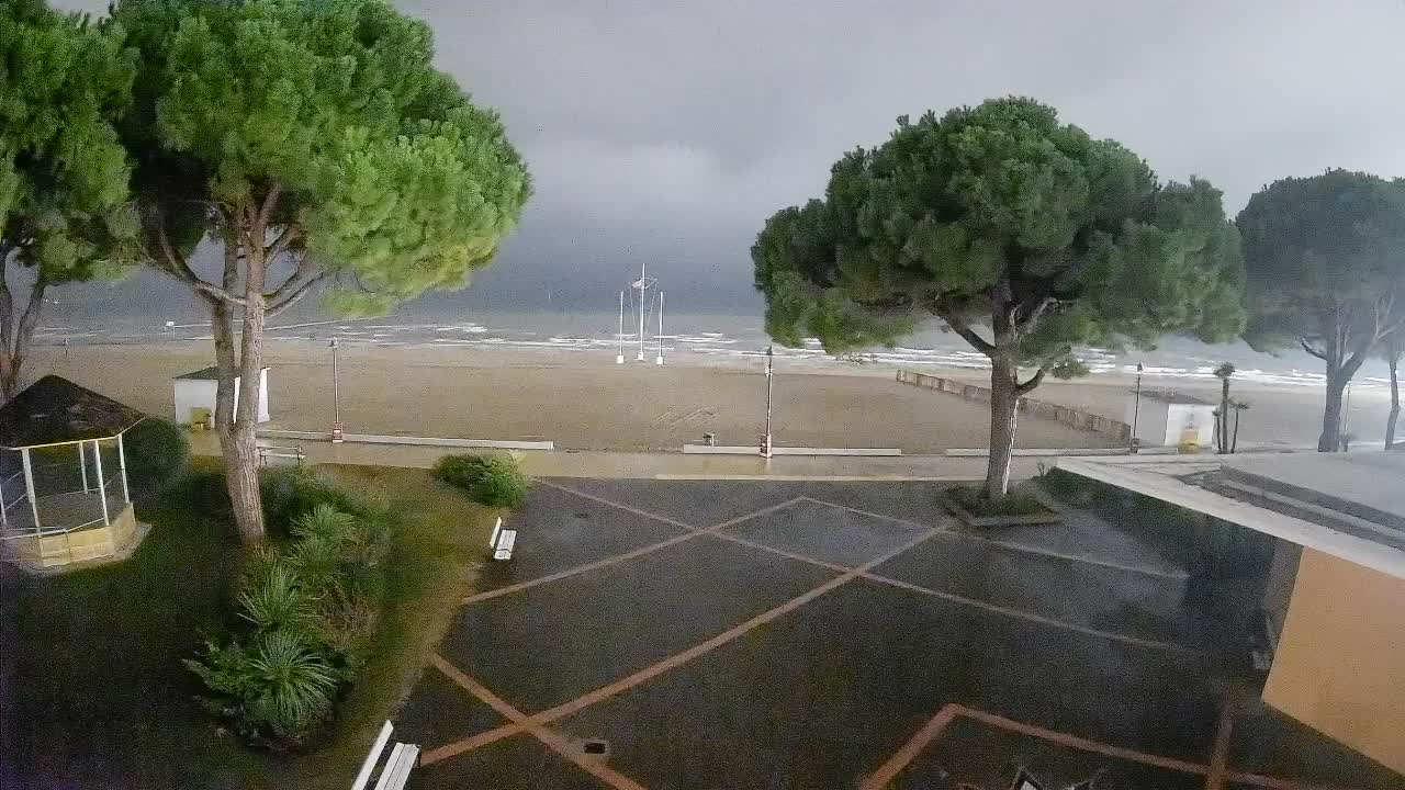 Grado Ulaz na Plažu | Pogled Uživo na Obalu