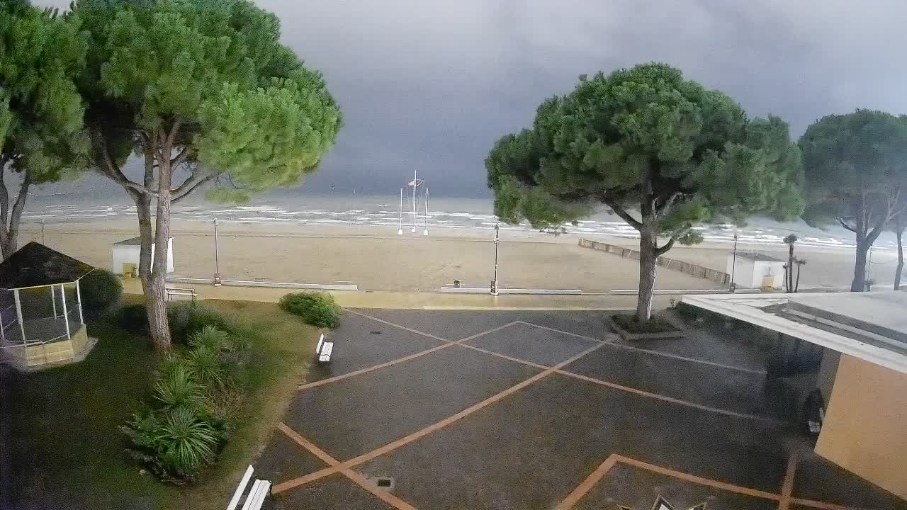 Grado Beach Webcam Entrance | Real-Time View of the Seaside