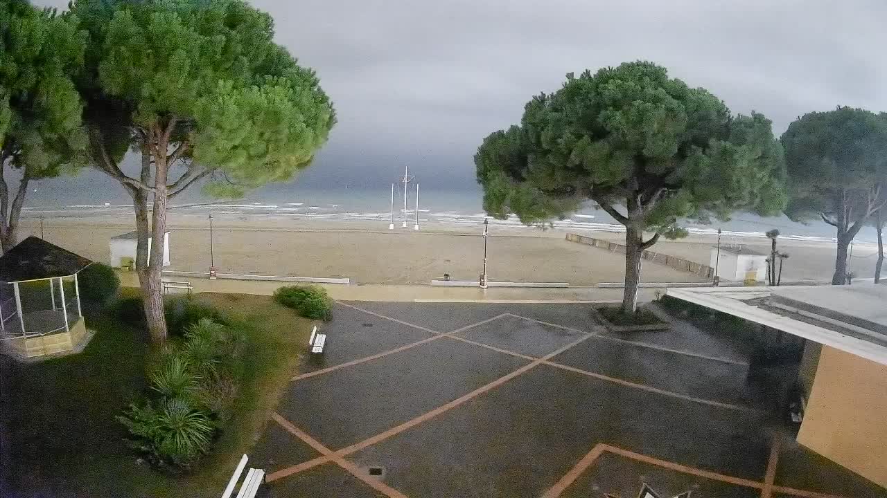 Grado Beach Webcam Entrance | Real-Time View of the Seaside