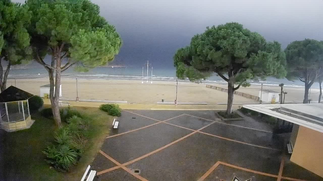 Grado Ulaz na Plažu | Pogled Uživo na Obalu