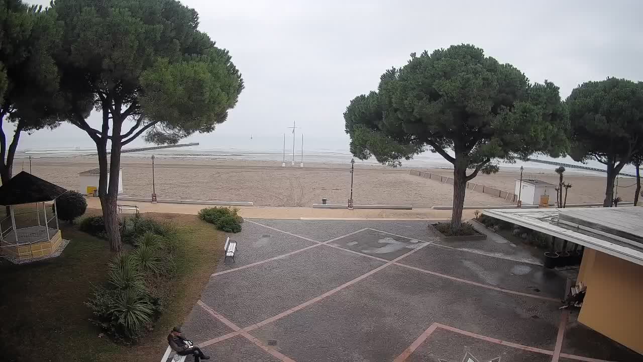 Grado Beach Webcam Entrance | Real-Time View of the Seaside