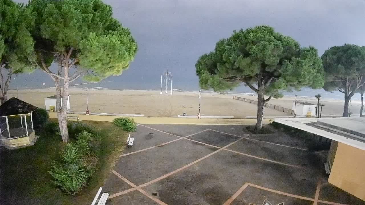 Grado Ulaz na Plažu | Pogled Uživo na Obalu