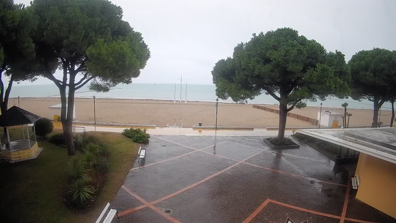 Grado Beach Webcam Entrance | Real-Time View of the Seaside