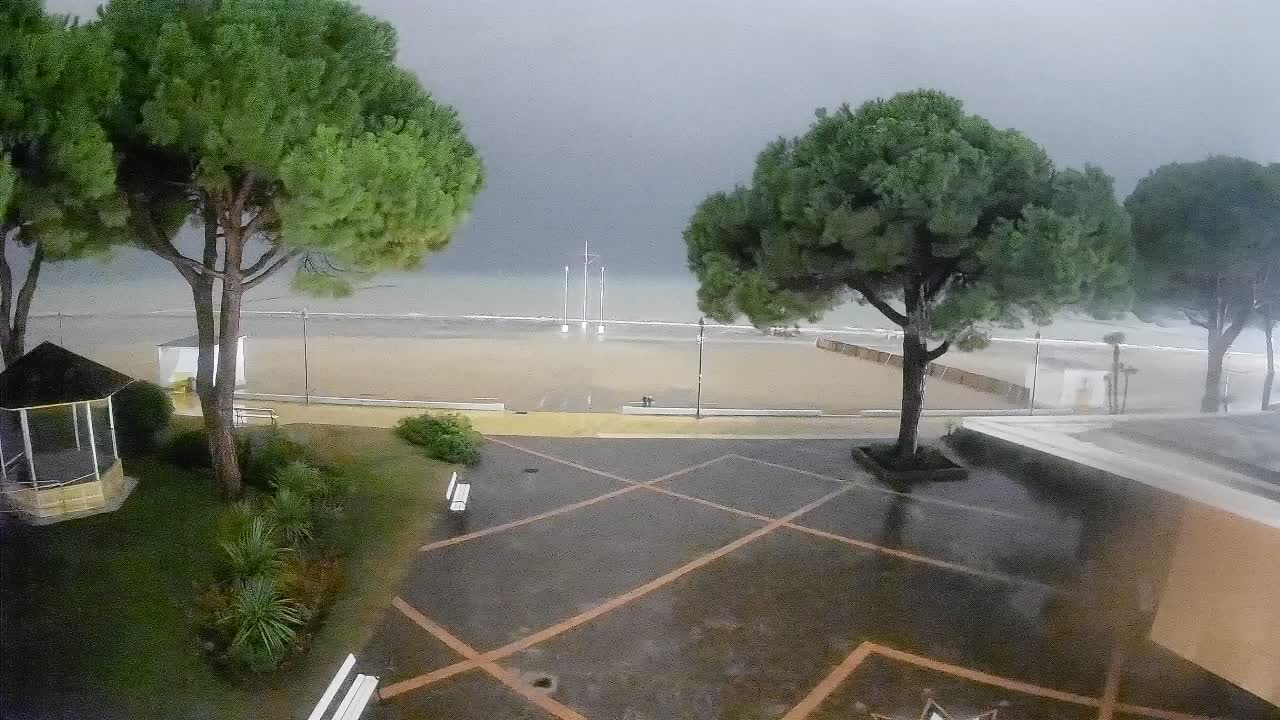 Grado Ulaz na Plažu | Pogled Uživo na Obalu