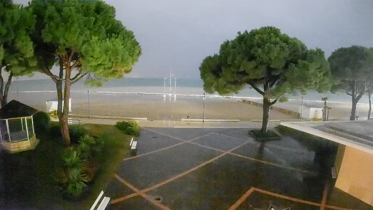 Grado Beach Webcam Entrance | Real-Time View of the Seaside