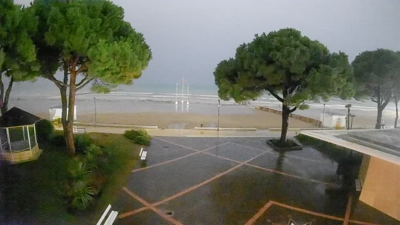 Grado Beach Webcam Entrance | Real-Time View of the Seaside