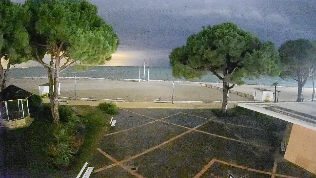 Grado Beach Webcam Entrance | Real-Time View of the Seaside