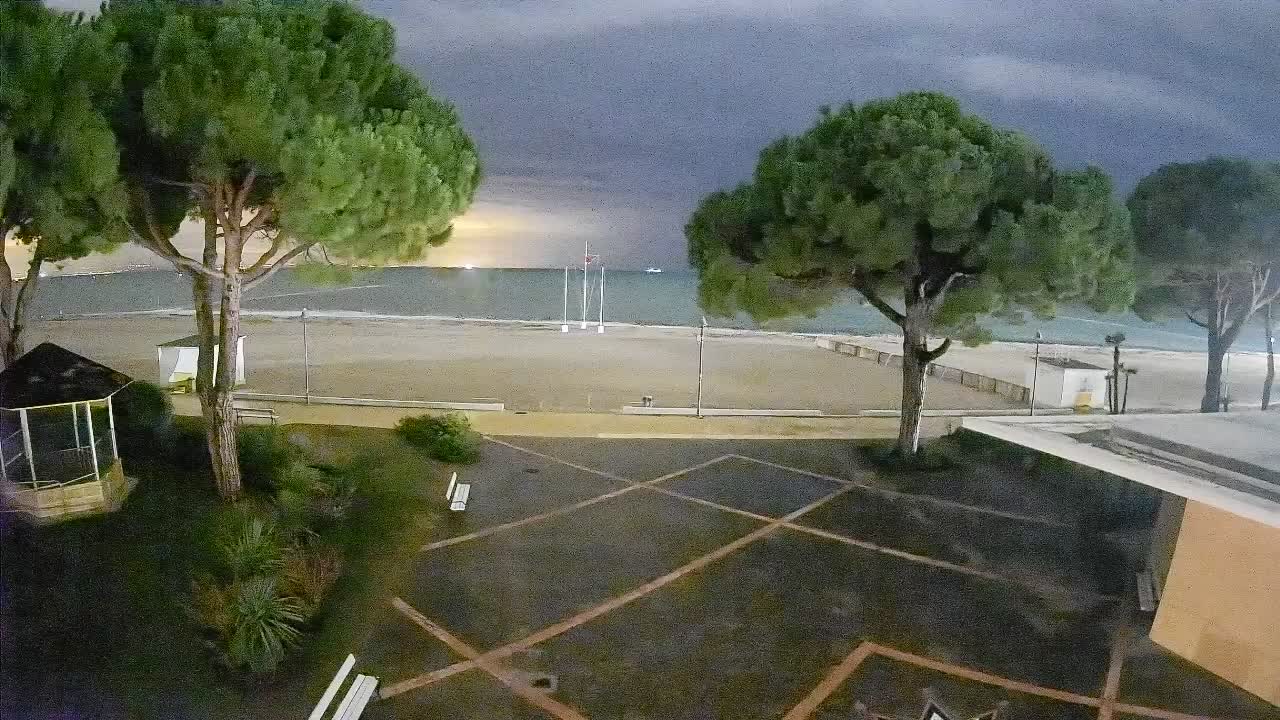 Grado Beach Webcam Entrance | Real-Time View of the Seaside