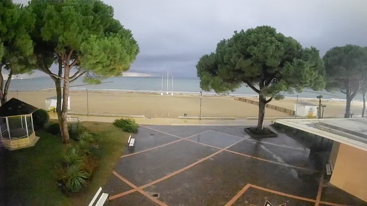 Grado Beach Webcam Entrance | Real-Time View of the Seaside