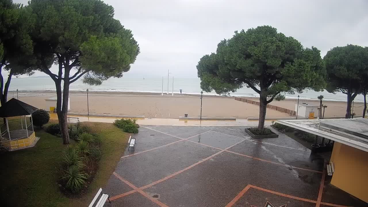 Grado Beach Webcam Entrance | Real-Time View of the Seaside