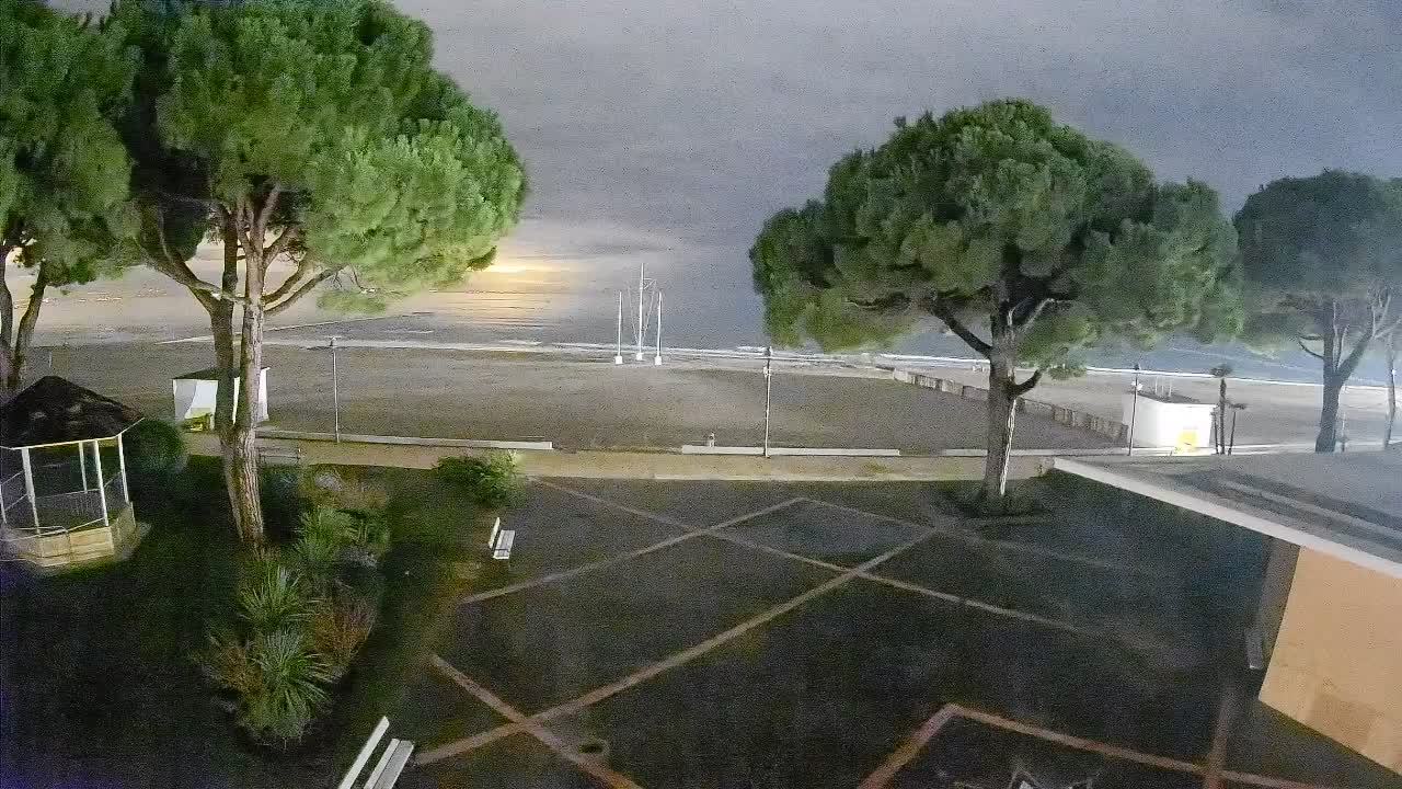 Grado Ulaz na Plažu | Pogled Uživo na Obalu