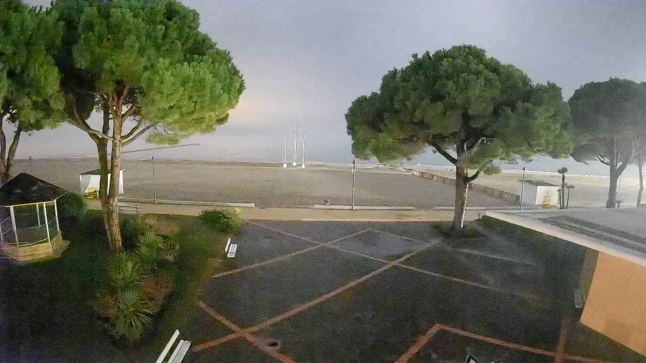 Grado Beach Webcam Entrance | Real-Time View of the Seaside