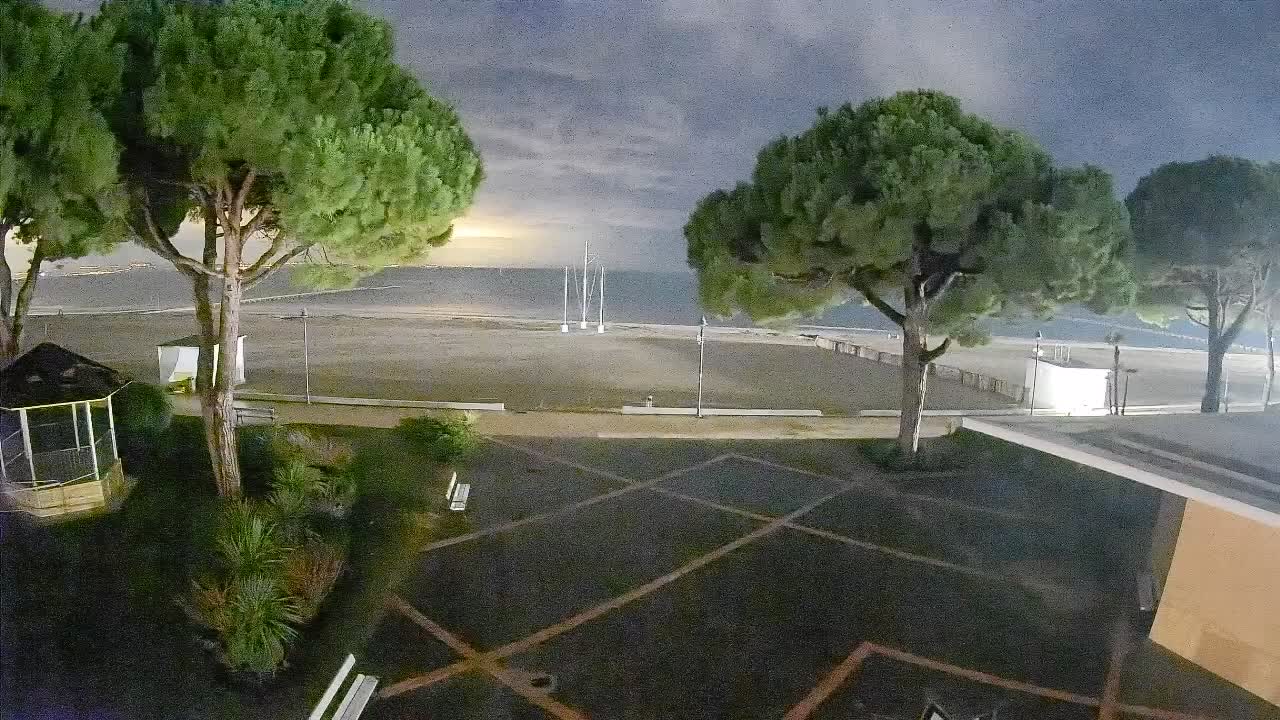 Grado Ulaz na Plažu | Pogled Uživo na Obalu