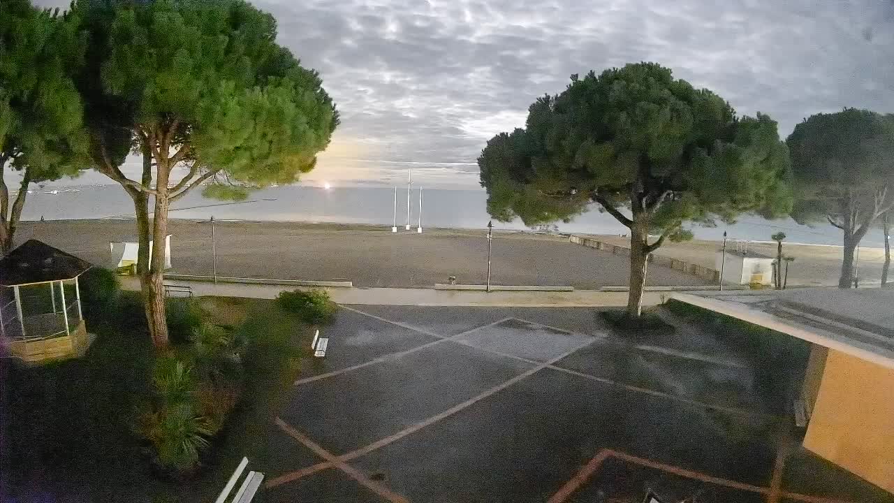 Grado Beach Webcam Entrance | Real-Time View of the Seaside