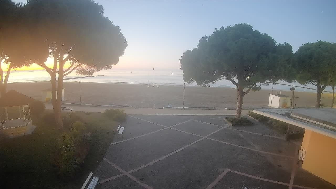 Grado Beach Webcam Entrance | Real-Time View of the Seaside