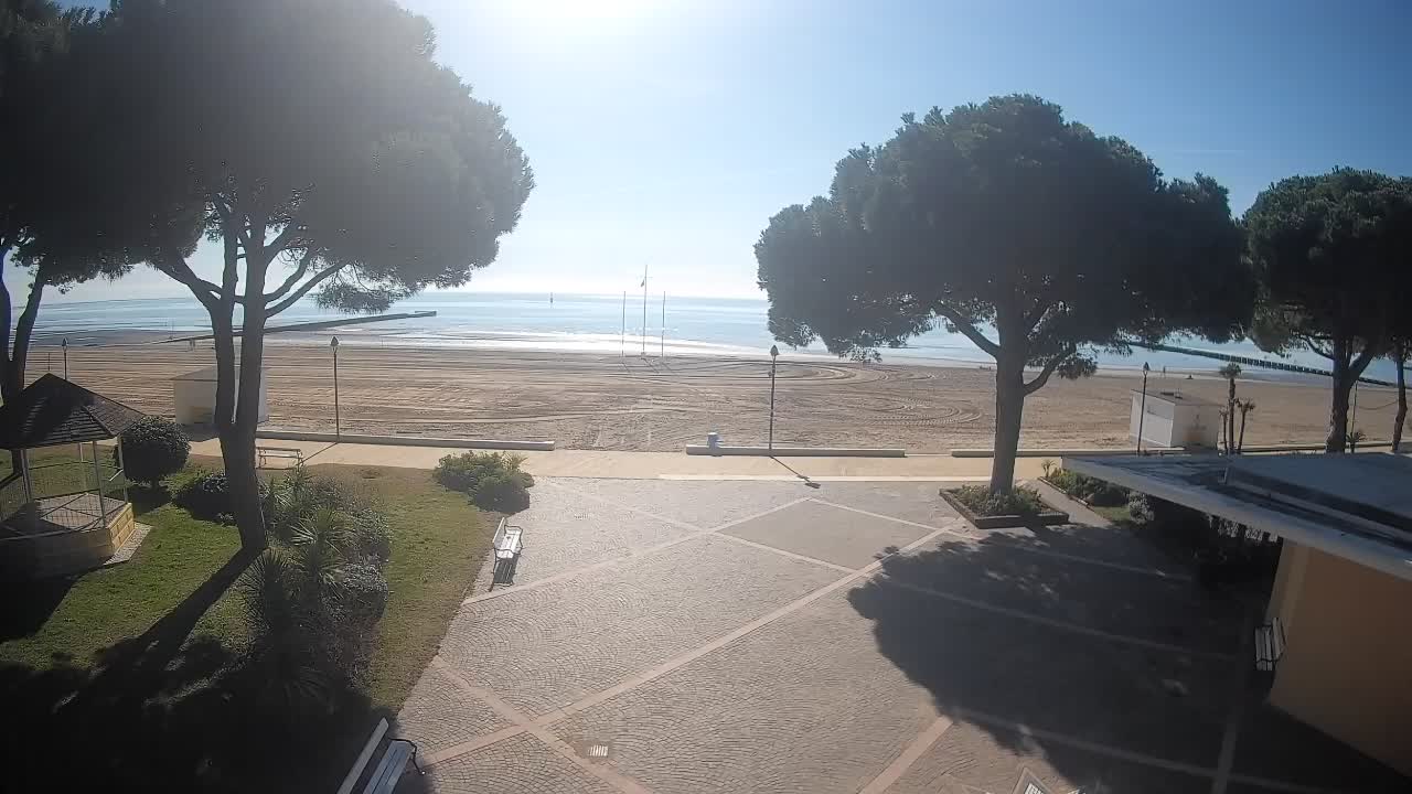 Grado Beach Webcam Entrance | Real-Time View of the Seaside