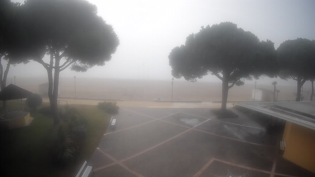 Grado Ulaz na Plažu | Pogled Uživo na Obalu