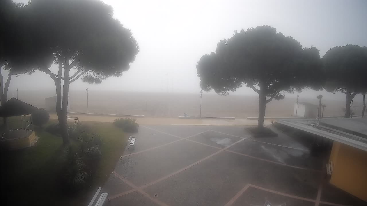 Grado Ulaz na Plažu | Pogled Uživo na Obalu