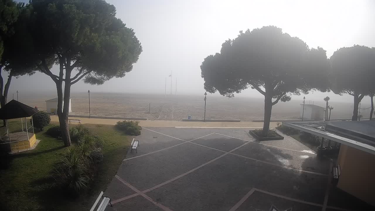 Grado Beach Webcam Entrance | Real-Time View of the Seaside