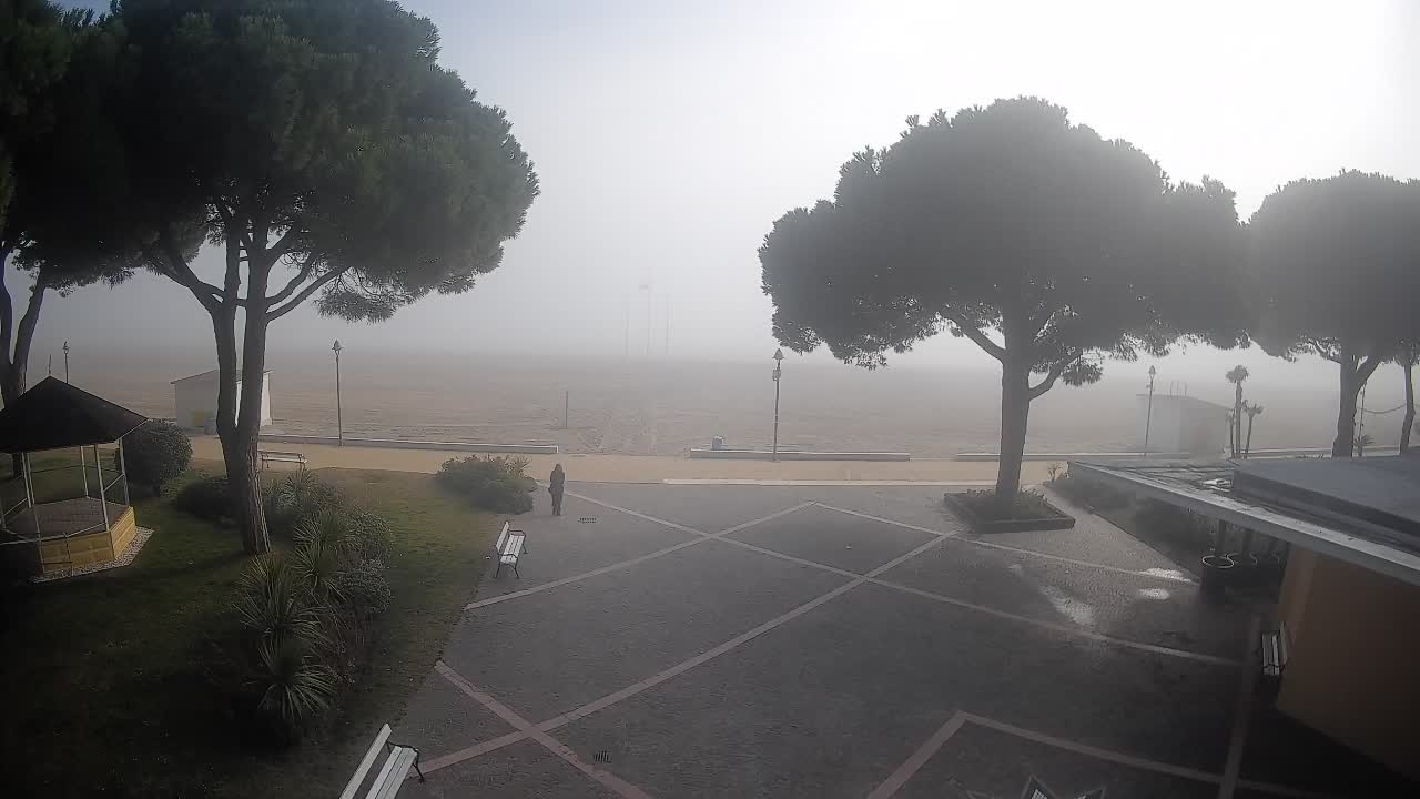 Grado Ulaz na Plažu | Pogled Uživo na Obalu