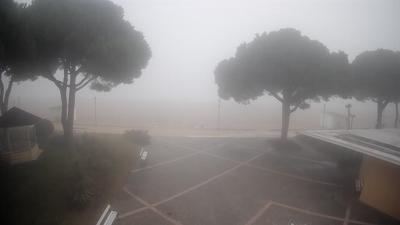 Grado Ulaz na Plažu | Pogled Uživo na Obalu