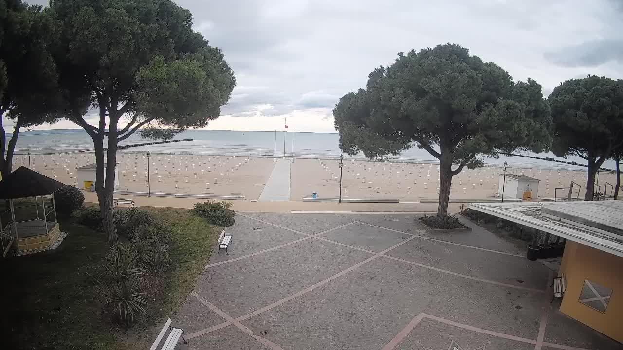 Grado Beach Webcam Entrance | Real-Time View of the Seaside