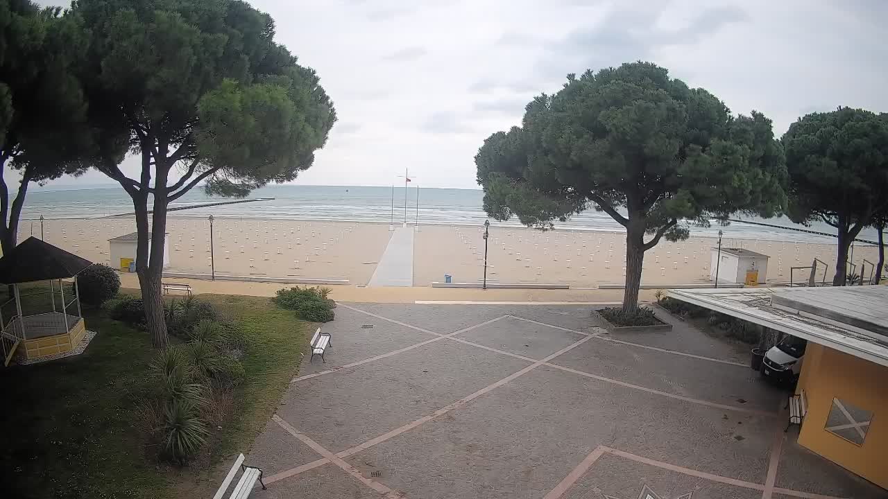 Grado Beach Webcam Entrance | Real-Time View of the Seaside