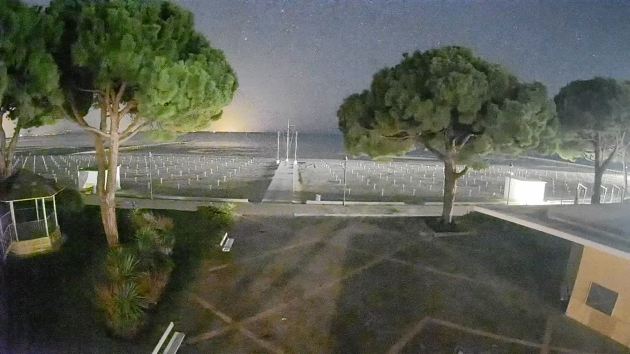 Grado Beach Webcam Entrance | Real-Time View of the Seaside