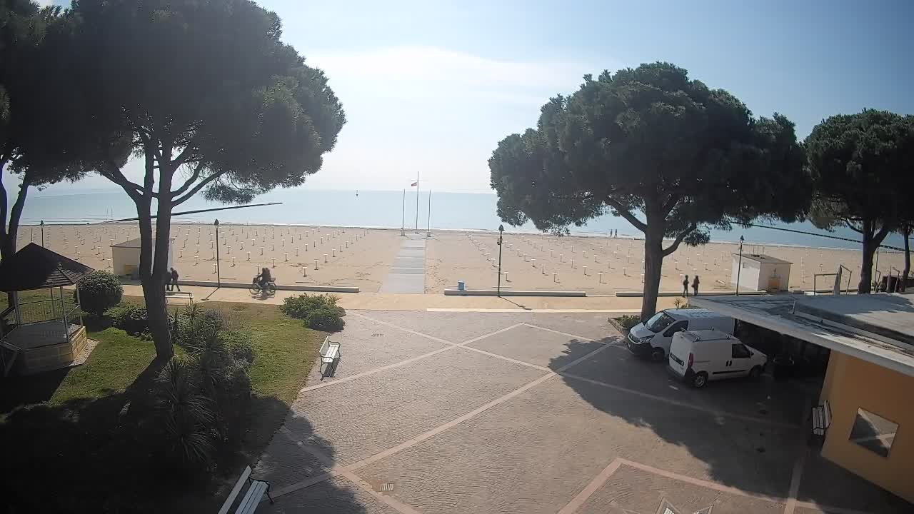 Grado Ulaz na Plažu | Pogled Uživo na Obalu